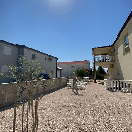 Apartments Draga - Comfortable & Afordable Vir Eksteriør bilde
