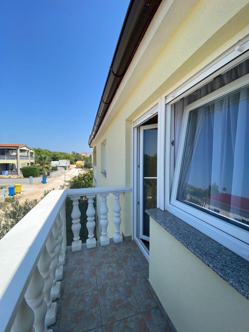 Apartments Draga - Comfortable & Afordable Vir Eksteriør bilde